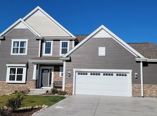 W197N5123 Cypress Ct, Menomonee Falls, WI 53051