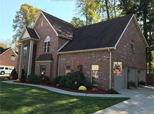 109 Southbrooke Dr, Hurricane, WV 25526