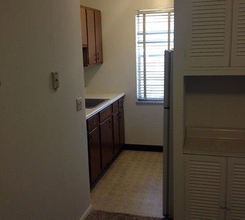 3rd image of 505 Ludlow Ave APT 5