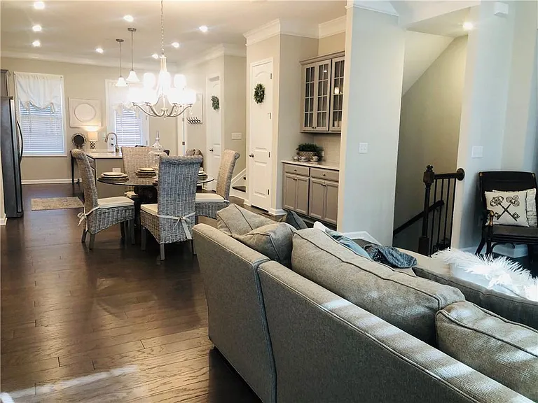324 Beacons Pl — Photo 12