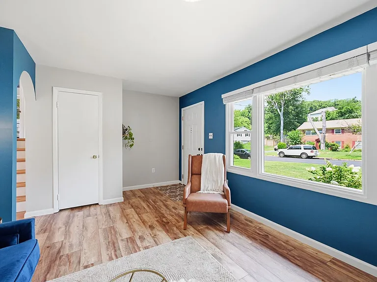 6426 Carriage Dr — Photo 10