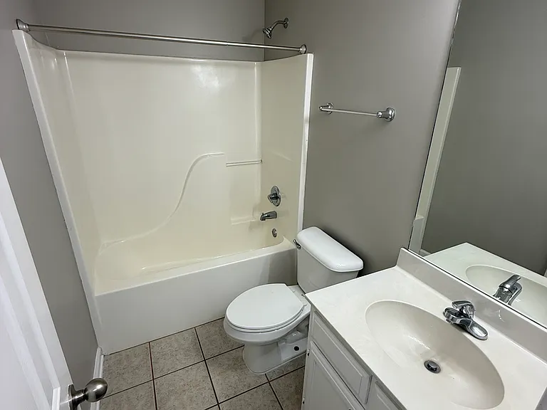 147 Waverly Cir — Photo 7