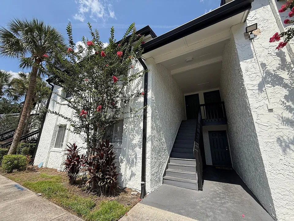4207 S Semoran Blvd #9