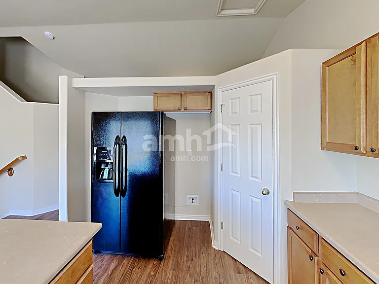 726 N Fox Hollow Dr — Photo 4