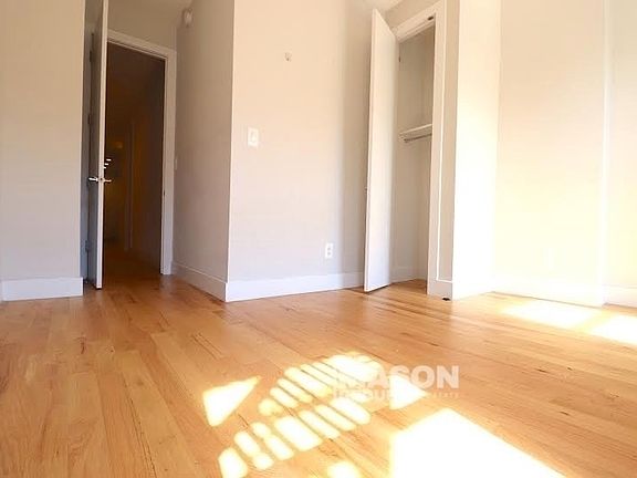 4th image of 2090 Amsterdam Ave #4