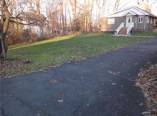 14 Forest Glen Rd, Valley Cottage, NY 10989