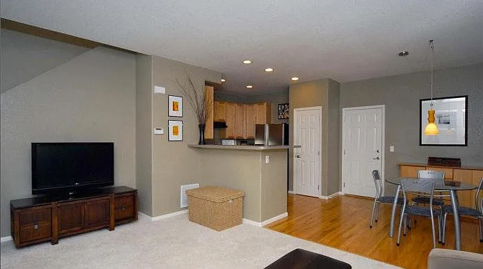 2835 Central Park Blvd — Photo 2