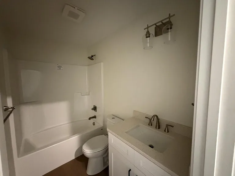 204 Peter Ave — Photo 12