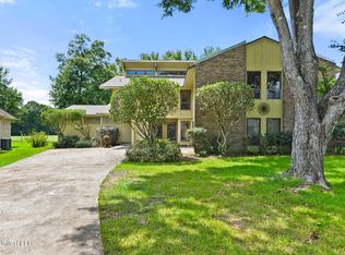 687 Oahu St, Diamondhead, MS 39525