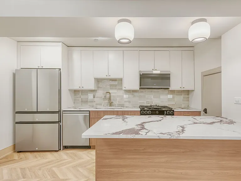 1528 N Lasalle St — Photo 3