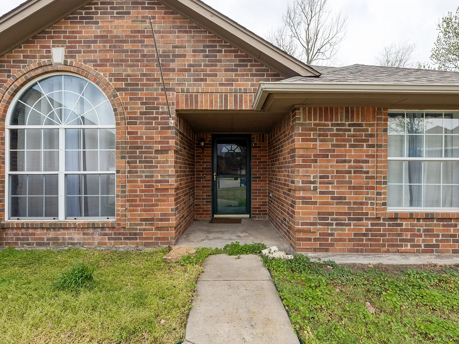 3 bed, 1759 sqft, $2,950 — Photo 3