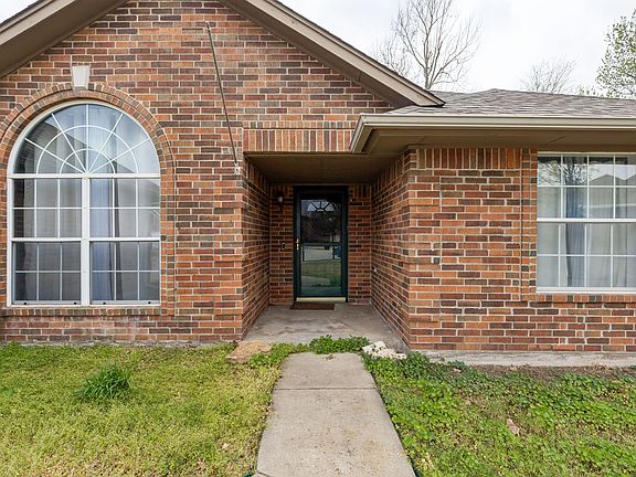 3rd image of 3616 Maggie Cir