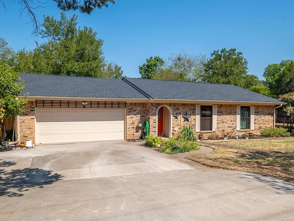 408 Heritage Trl