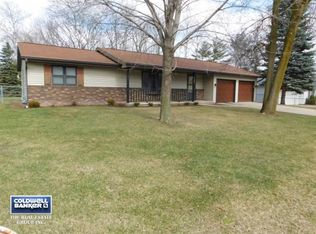 2306 Red Oak Dr, Green Bay, WI 54304
