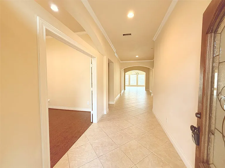 22015 Rustic Canyon Ln — Photo 3