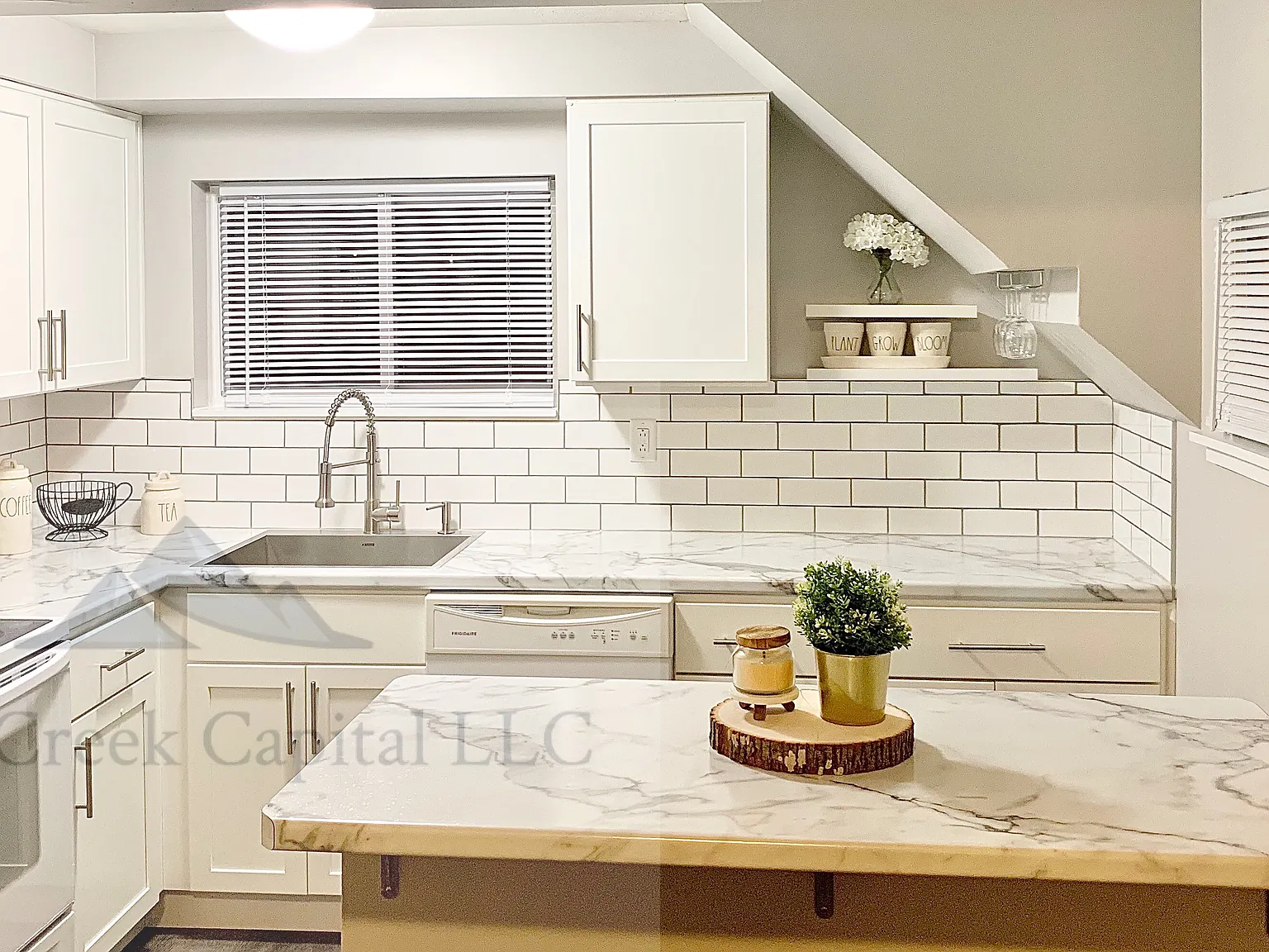 502 Chartiers Ave — Photo 2