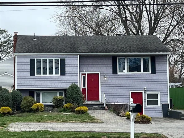 422 Oakwood Rd, Huntington Station, NY 11746