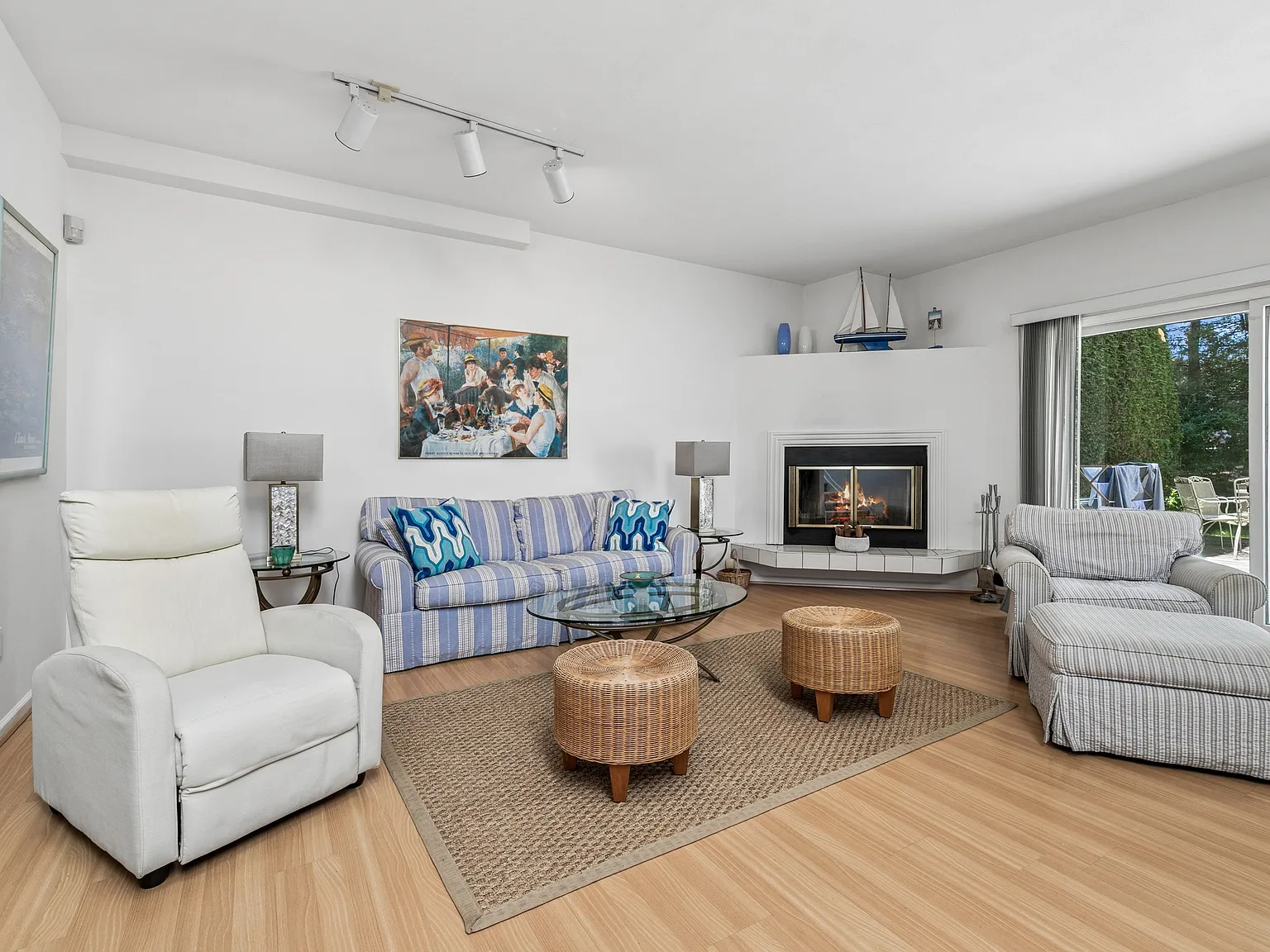 Southampton Common Condo for Summer — Photo 4