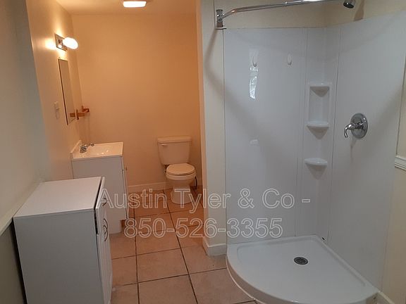 4th image of 4441A Marion St