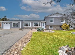 972 Cape Ct, Toms River, NJ 08753