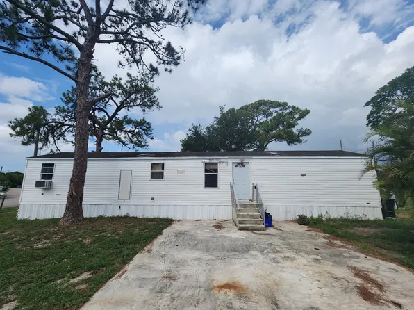 5463 Mobilaire Dr, West Palm Beach, FL 33417