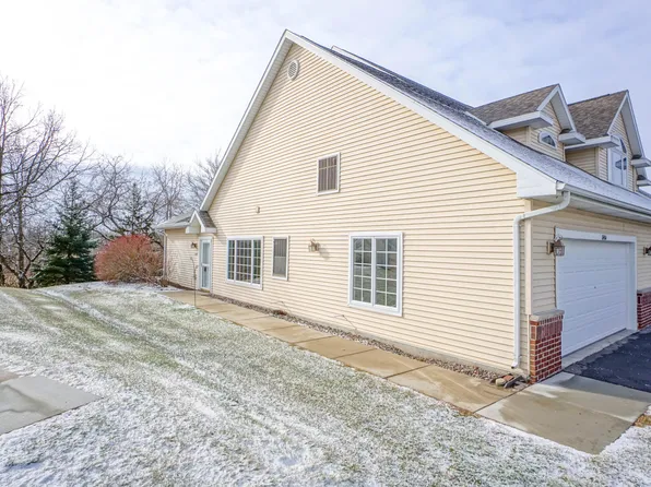 1148 Quinlan Dr, Pewaukee, WI 53072