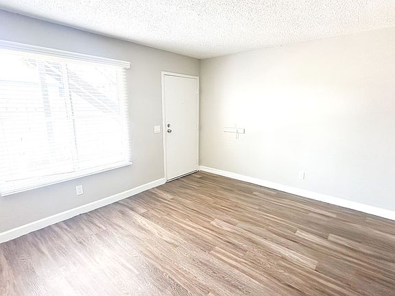 5th image of 4325 Texas St APT 3