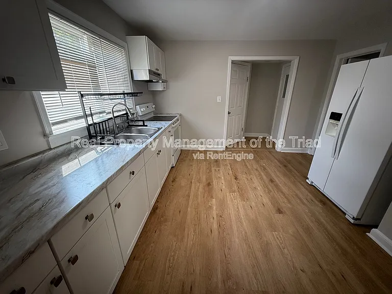 828 Circle Dr — Photo 3