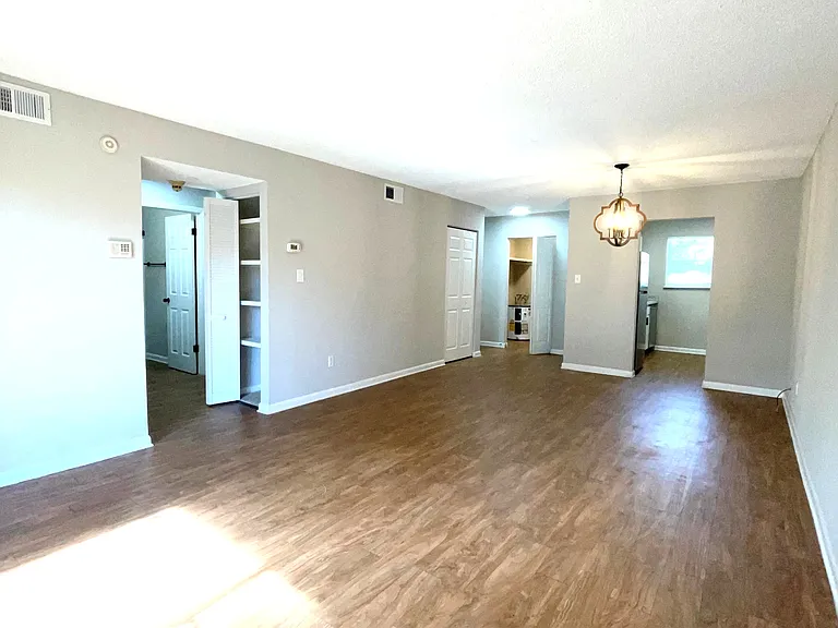 Oak Terrace Apartments — Photo 7