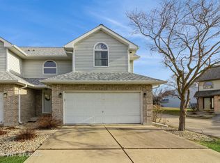 2216 Orchid Ln, Crest Hill, IL 60403