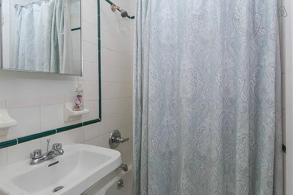 Rented by Charles Coutinho LLC | media 12