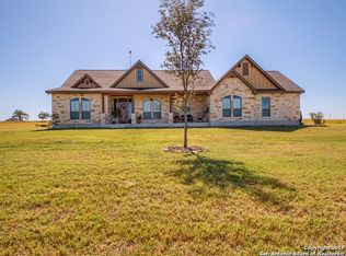251 Triple R Dr, La Vernia, TX 78121