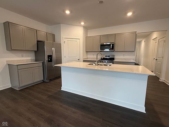 2nd image of 1174 Blackstone Ave