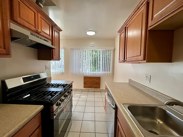 4605 Beethoven St #4605 — Photo 12