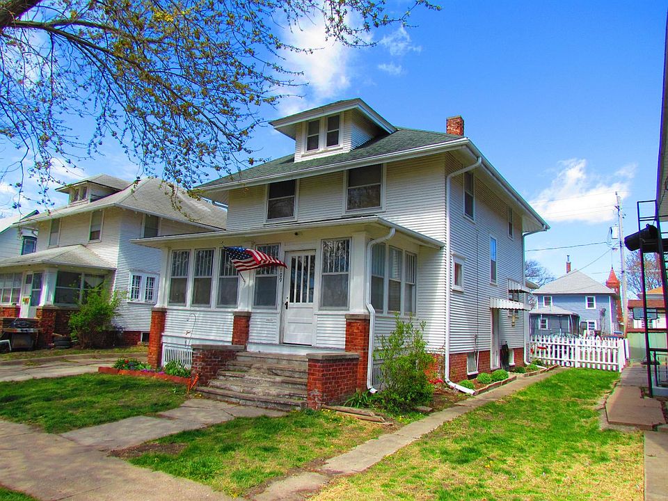 1st image of 109 E Nuckols St