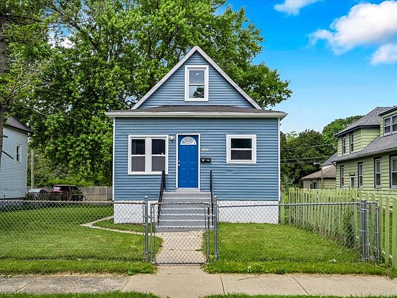 2nd image of 1428 Victoria Ave