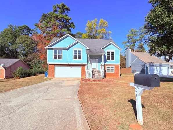 221 Heathrow Dr, Riverdale, GA 30274