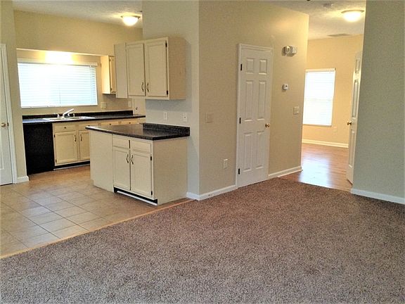 3rd image of 1215 Sunset Dr