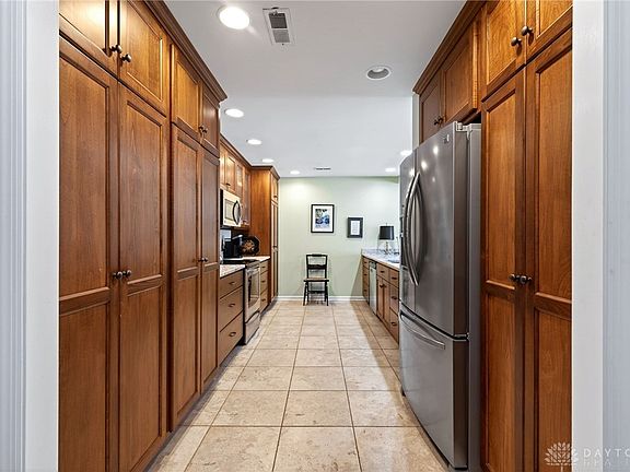 5th image of 333 Oakwood Ave Suite 2B
