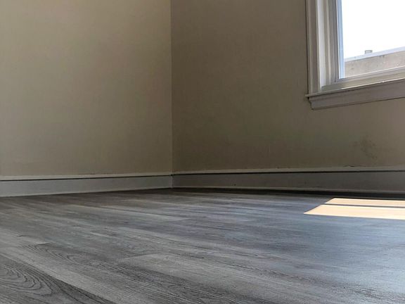 3rd image of 529 Dickinson St #2R
