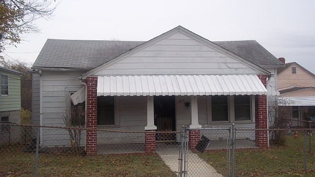1st image of 211 White St