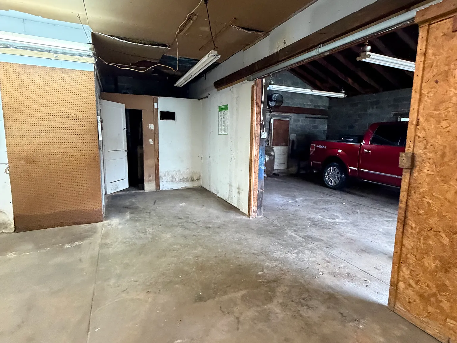 Studio, 1600 sqft, $2,200 — Photo 3