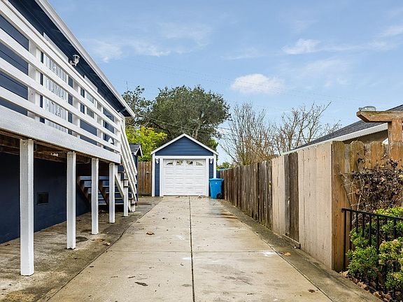 4th image of 437 Annette Avenue