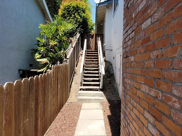 2027 Nina Ct — Photo 17