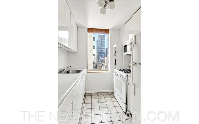 Sold by Douglas Elliman | media 15