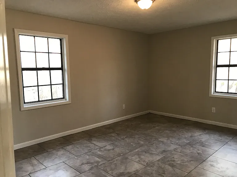 152 Forest Pl — Photo 7