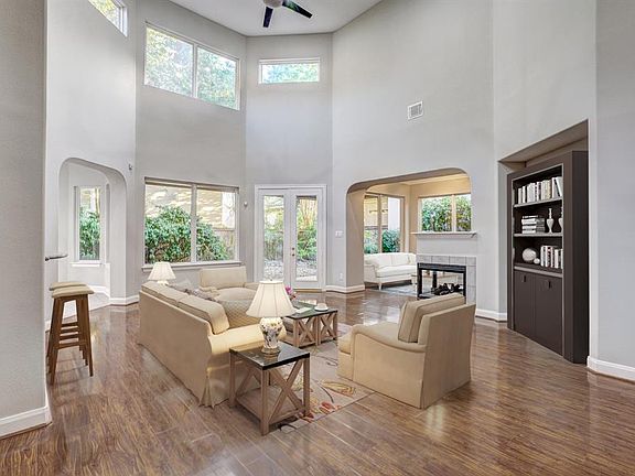 4th image of 11935 Royal Rose Dr