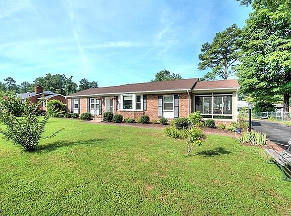 3rd image of 8202 Metcalf Dr