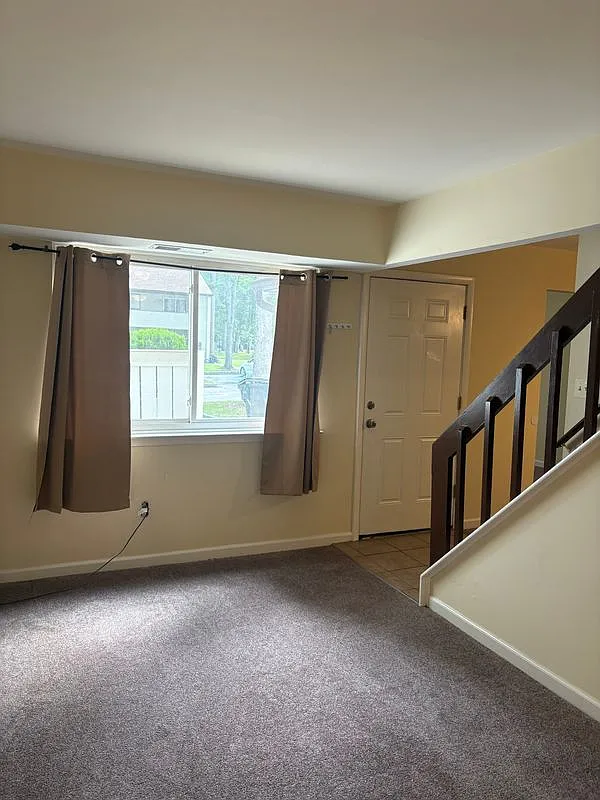 2 bed, 1.5 bath, 1268 sqft, $1,950 — Photo 2