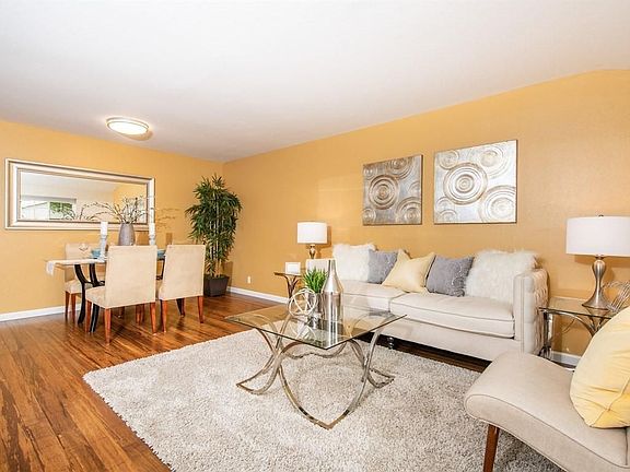 3rd image of 5748 Croydon Ave